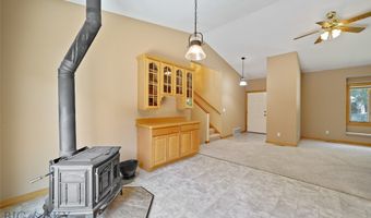38 A N Woodard Ave, Absarokee, MT 59001