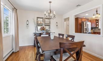 62 Crosby Ave, Albertson, NY 11507