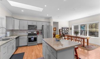 40 Lloyd Bowen Ct, Glocester, RI 02814
