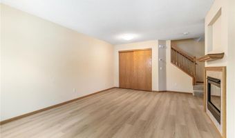 6414 158th St W 201, Apple Valley, MN 55124