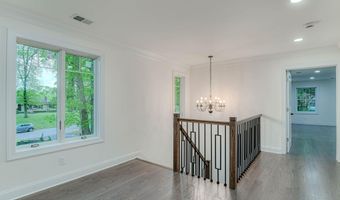58 Fish Hawk Dr, Middletown, NJ 07748