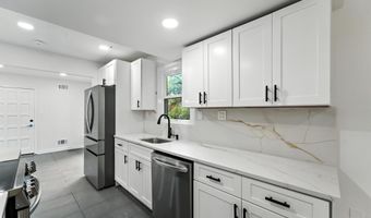 2339 N POWHATAN St, Arlington, VA 22205