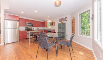 609 Ridgewood Ct, Ann Arbor, MI 48103