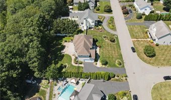 9 Elizabeth Dr, Lincoln, RI 02865