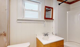 4 Monroe St, Augusta, ME 04330