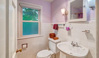 818 Ottawa Trl, Madison, WI 53711