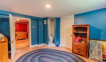48 Central St, Warwick, RI 02886
