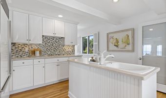 43 Shore Rd, Clinton, CT 06413