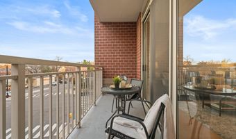 820 N POLLARD St 307, Arlington, VA 22203