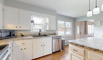 4 Arbania St, Auburn, ME 04210
