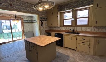 911 Pine St, Atlantic, IA 50022