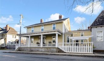17 Old Beach Rd, Newport, RI 02840