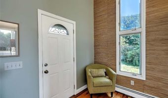 21 Carpenter Ave, Barrington, RI 02806