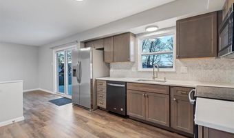 109 Timka Dr, Ballwin, MO 63011