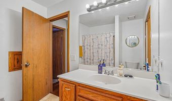 8582 134th St W, Apple Valley, MN 55124
