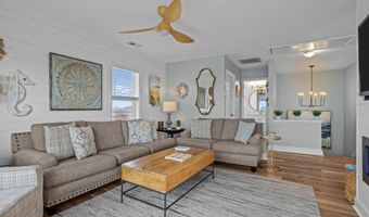 201 W Glenn St, Atlantic Beach, NC 28512