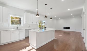 19 A Apache Dr, Brookfield, CT 06804