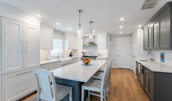 253 35th St, Avalon, NJ 08202