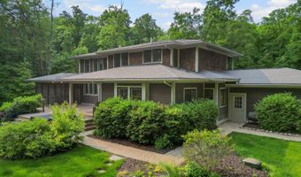 3867 Hawk Crest Rd, Ann Arbor, MI 48103