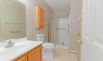 53 Woodlake Cir, Altavista, VA 24517