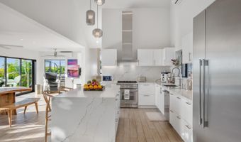557 Kupulau Dr, Kihei, HI 96753