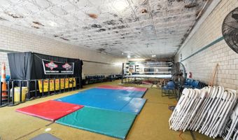 6105 Vine St, Cincinnati, OH 45216