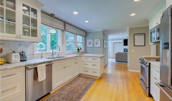 22 Pine Top Rd, Barrington, RI 02806