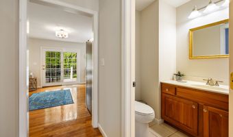 1274 Cheshire St, Cheshire, CT 06410