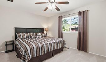 893 Oklahoma Ave, Ballwin, MO 63021