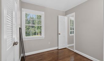 6720 NEWBOLD Dr, Bethesda, MD 20817
