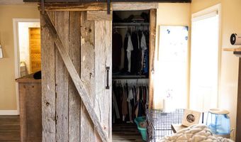 29 Left Fork Bear Track Rd, Beattyville, KY 41311