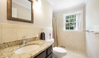 489 Main St, Acushnet, MA 02743
