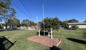 1220 Tyler St, Aurora, MO 65605