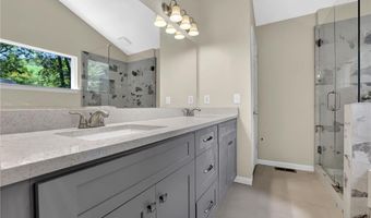 10480 Summer Creek Dr, Alpharetta, GA 30022