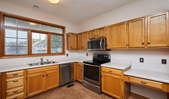 813 SE Kensington Rd, Ankeny, IA 50021