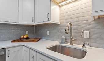 5 Elm St 2, Acton, MA 01720