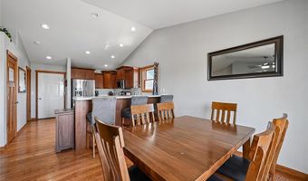 612 Deer Ridge Dr, Atkins, IA 52206