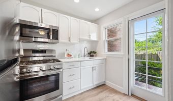 2146 S OAKLAND St S, Arlington, VA 22204