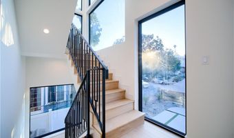 616 N Mariposa Ave, Los Angeles, CA 90004
