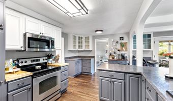 2172 FIRESIDE Ct, Springfield, OR 97477