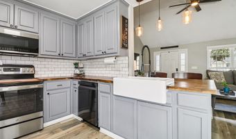 106 Colony Dr, Camden, SC 29020