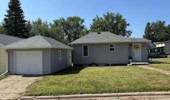 206 8th St, Alton, IA 51003