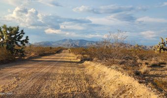2204 S Six Shooter Rd, Yucca, AZ 86438