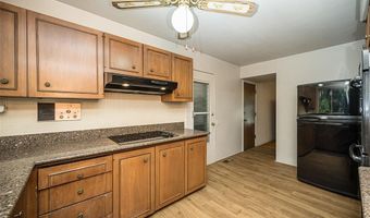 425 Kenilworth Ln, Ballwin, MO 63011
