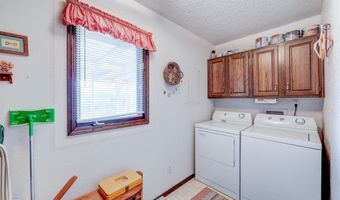 4 Lakeridge Dr, Arkansas City, KS 67005