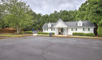4477 Black Hills Dr NW, Acworth, GA 30101