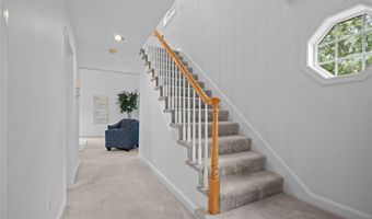 510 Corey Ln, Middletown, RI 02842