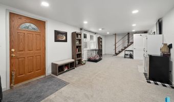 121 S 5th Ave, Brandon, SD 57005
