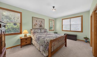 11923 Devonshire St, Algonquin, IL 60102