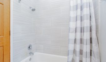 722 N Mavis Ln, Addison, IL 60101